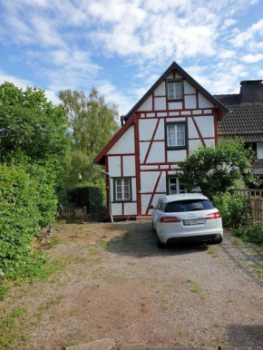 Romantisches Eifelhäuschen in Kall-Golbach